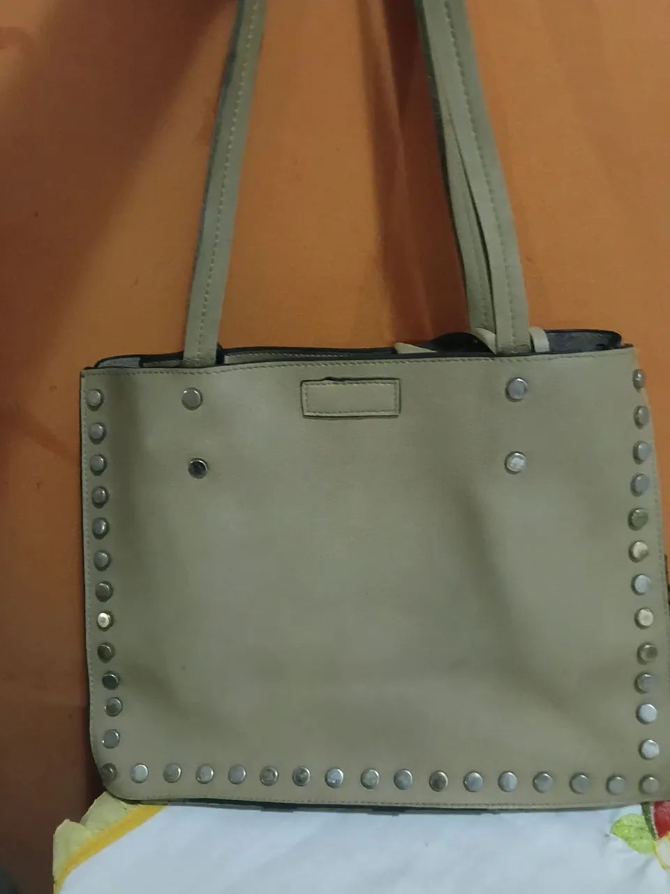 Bolsa sapatella. 