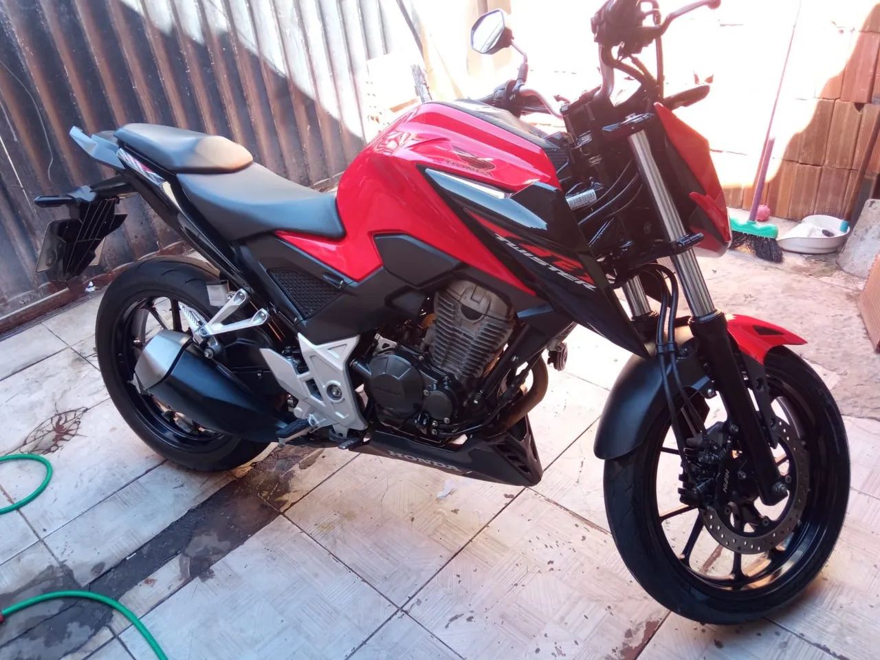 Vendo cb 300  - Foto 2
