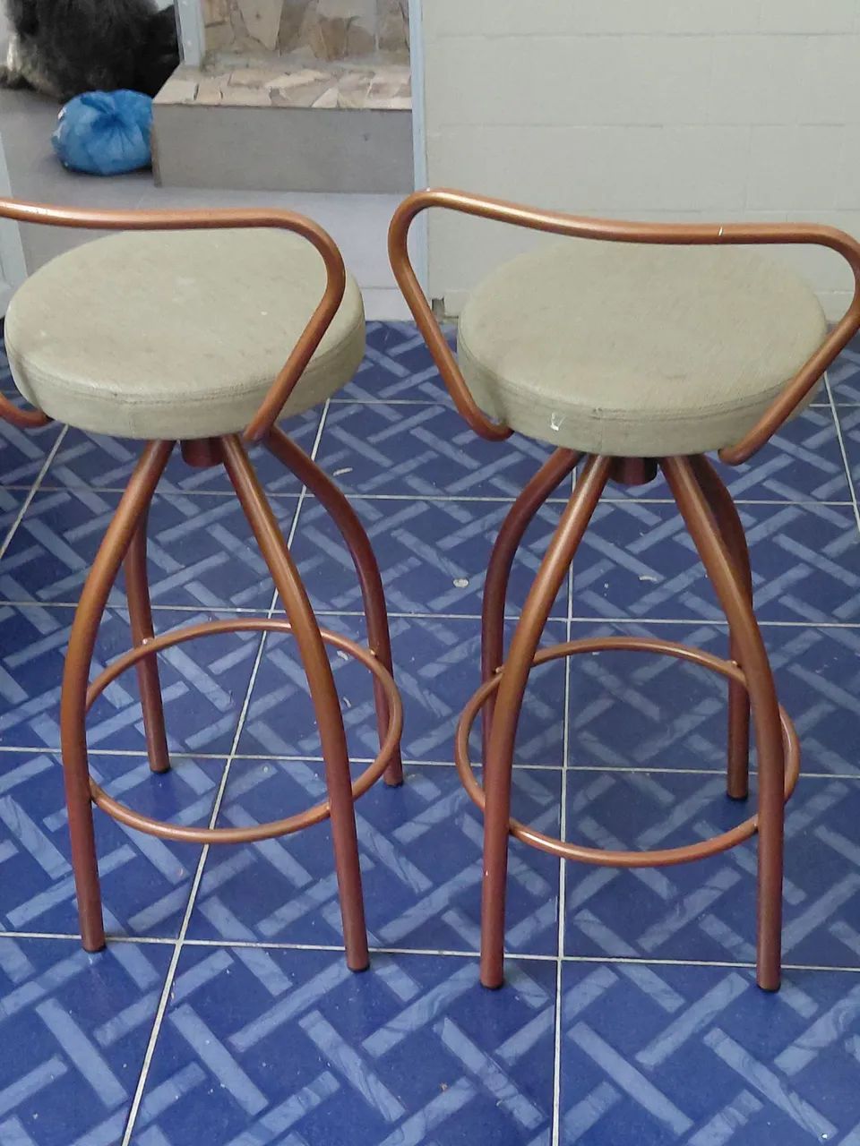 Cadeiras eltas - Foto 2