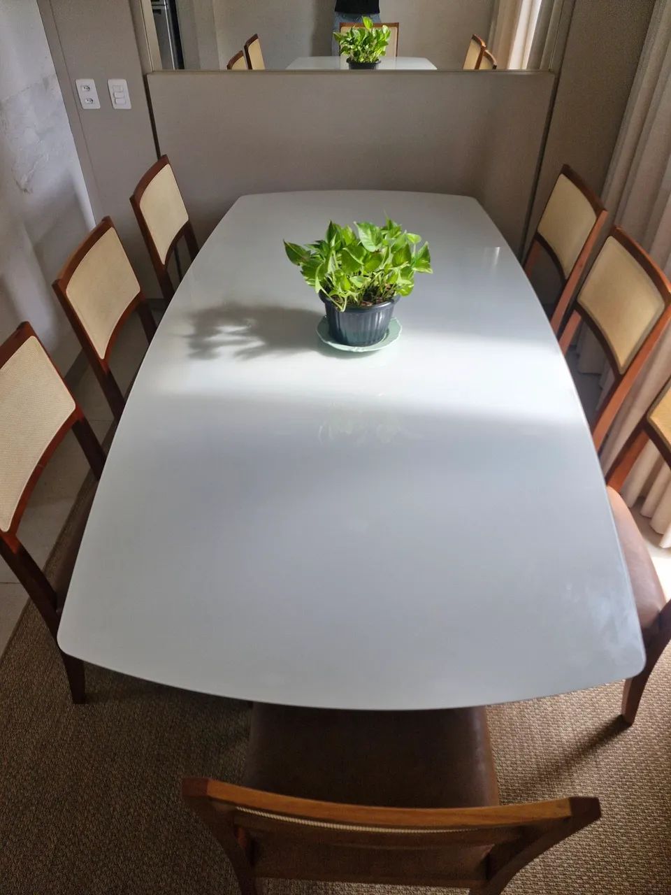 Mesa com tampo de vidro super estilosa