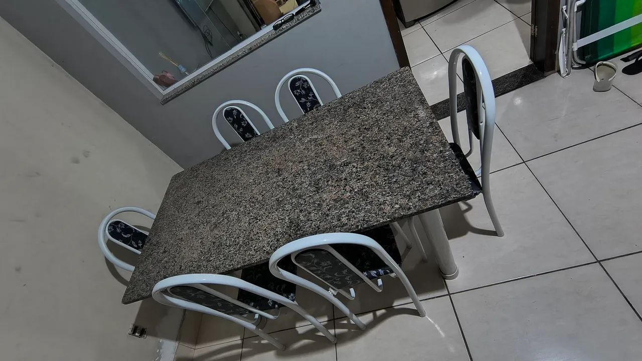 Mesa de m ármore 6 cadeiras - Foto 2