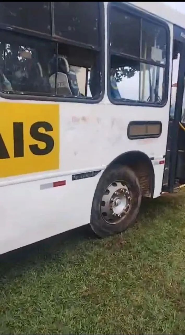  Ônibus Rural MERCEDES-BENZ  - Foto 2
