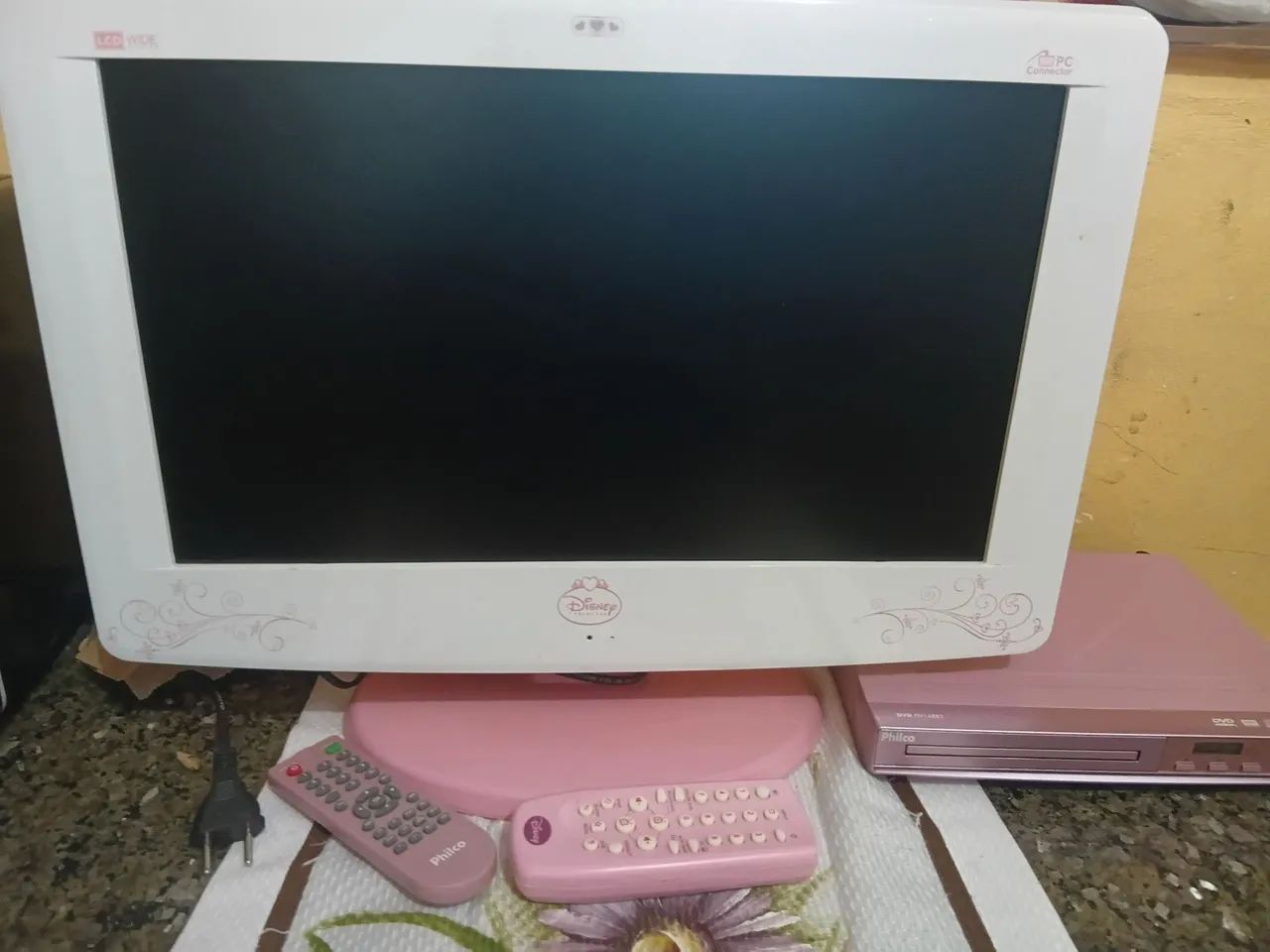 TV LCD Disney 19 polegadas dvd