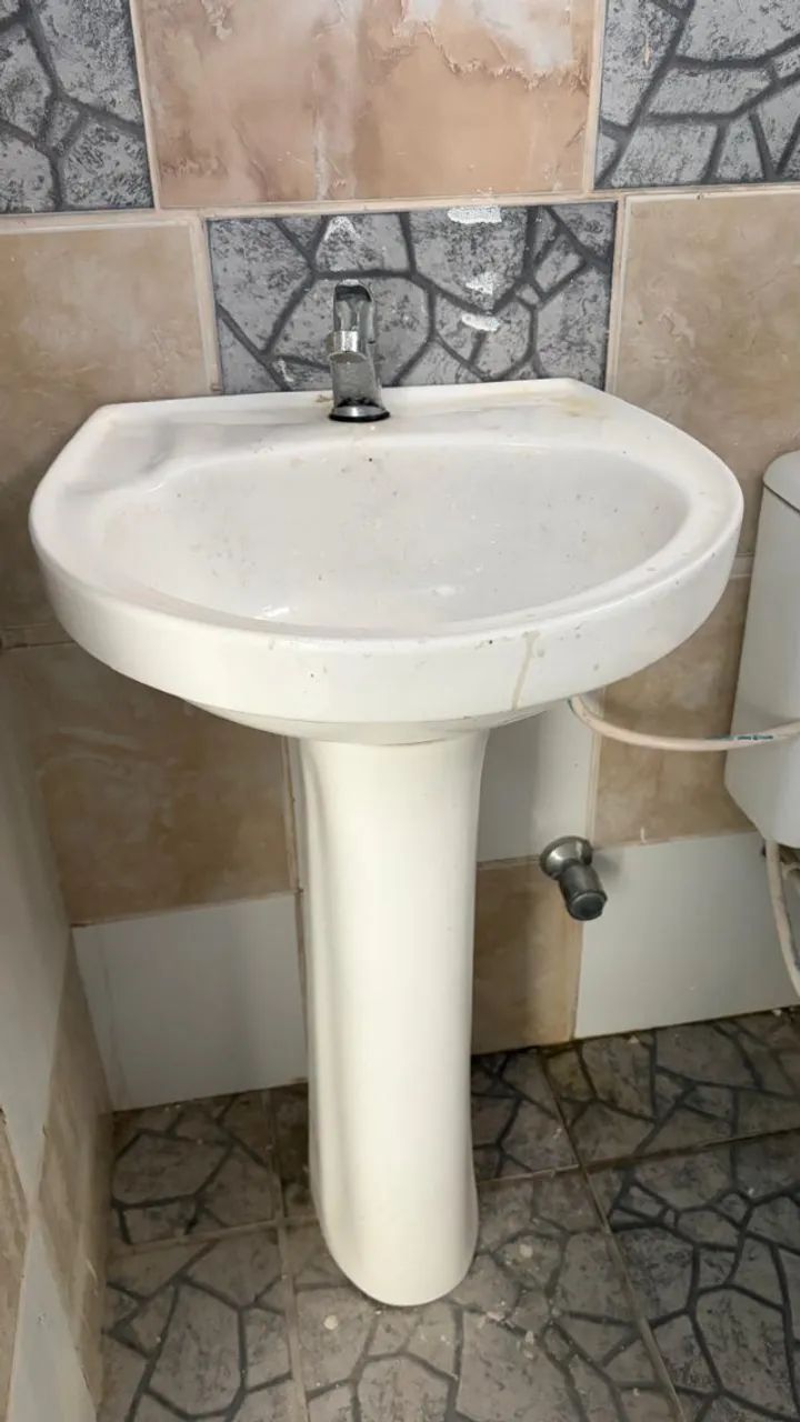 Lavatório  Com Coluna Marca Loqasa 