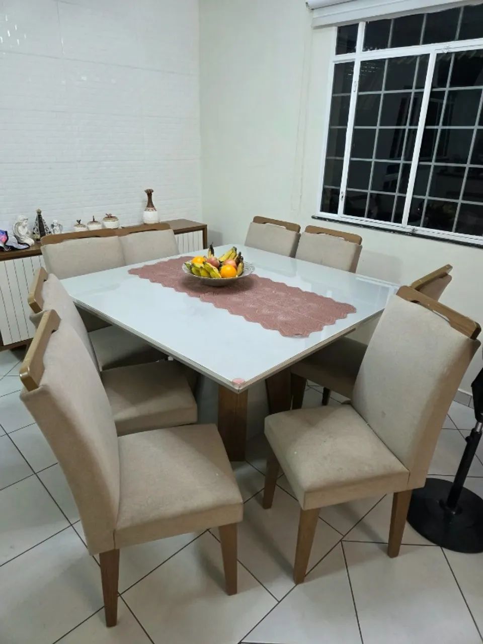 MESA DE JANTAR COM OITO CADEIRA - Foto 2