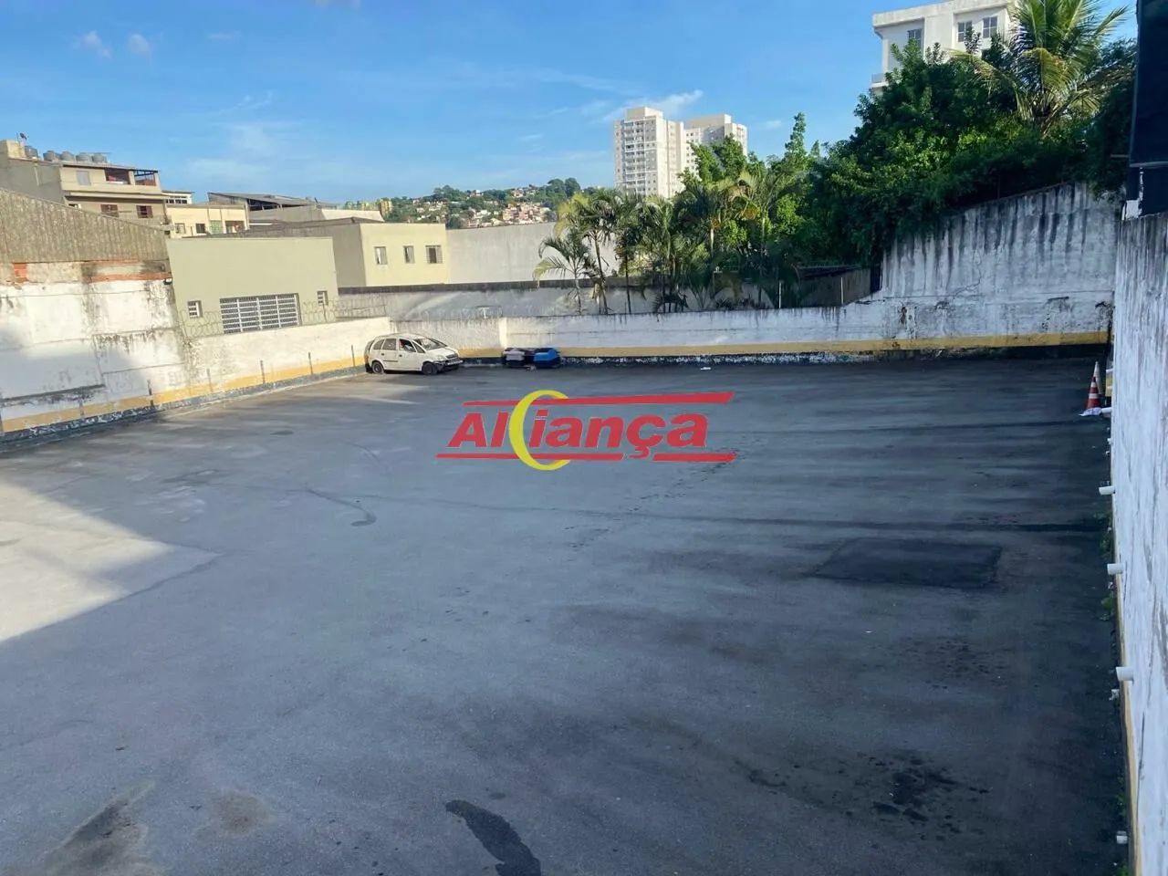 EXCELENTE OPORTUNIDADE DE INVESTIMENTO NO CENTRO COMERCIAL DA VILA GALVÃO