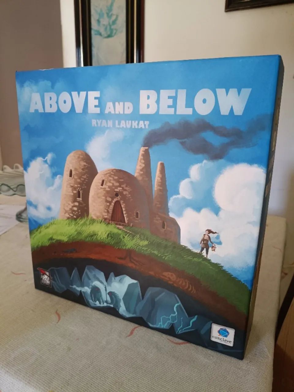 Jogo de Tabuleiro - Above and Below (PT-Br)