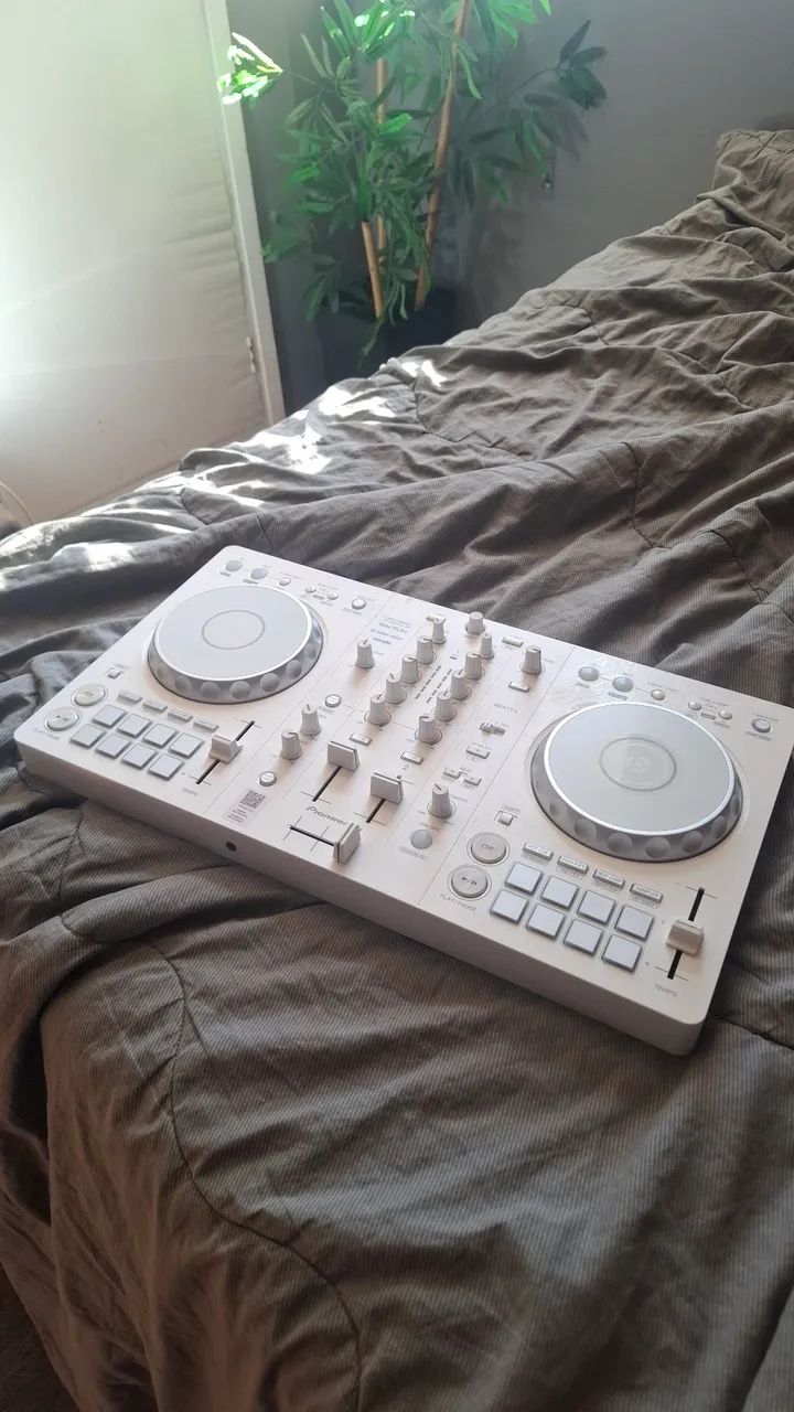 Controladora DDJ FLX4 Branca
