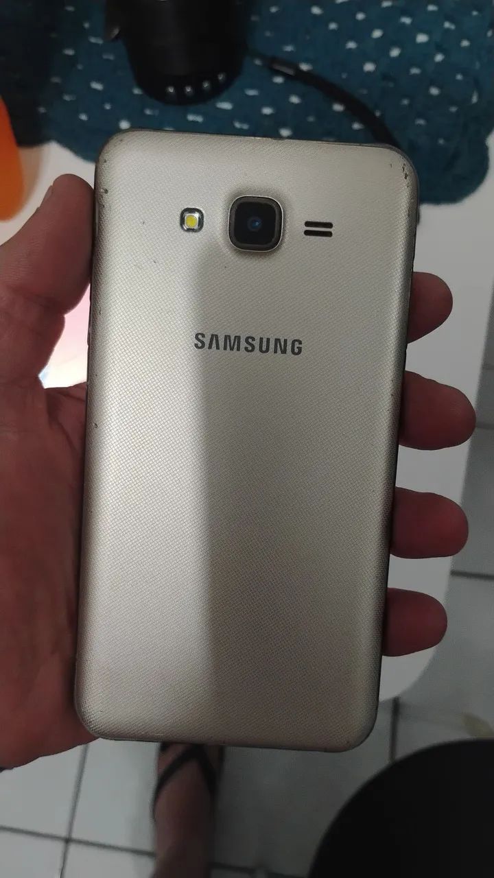 Vendo Samsung J7 dourado  - Foto 3