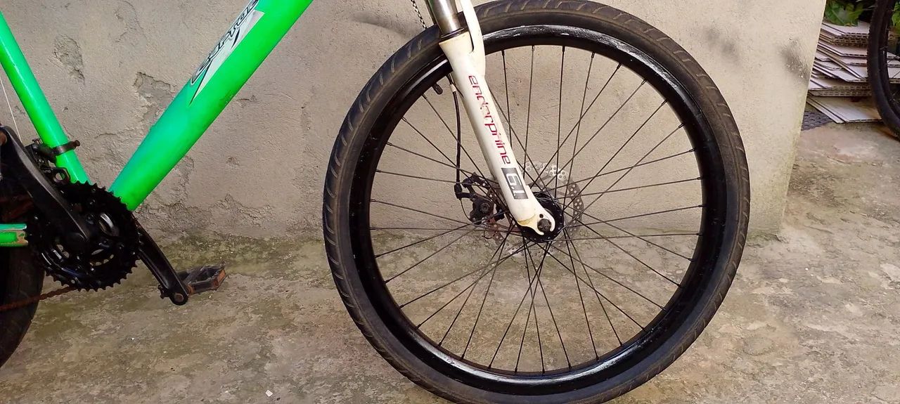 Bicicleta de alumínio aro 26  - Foto 4