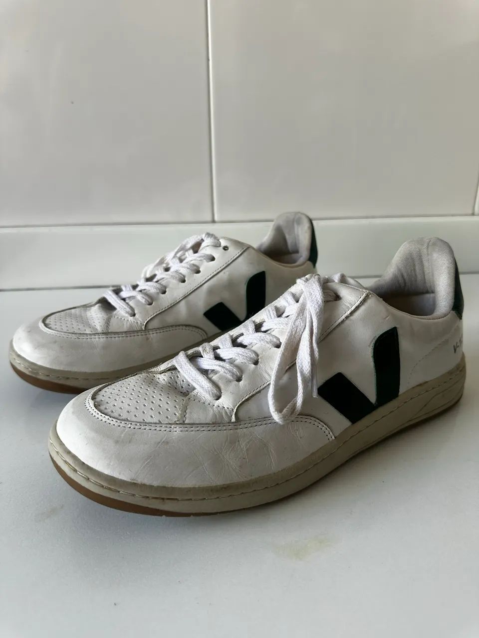 tênis veja v-12 branco e verde 39 - Foto 2