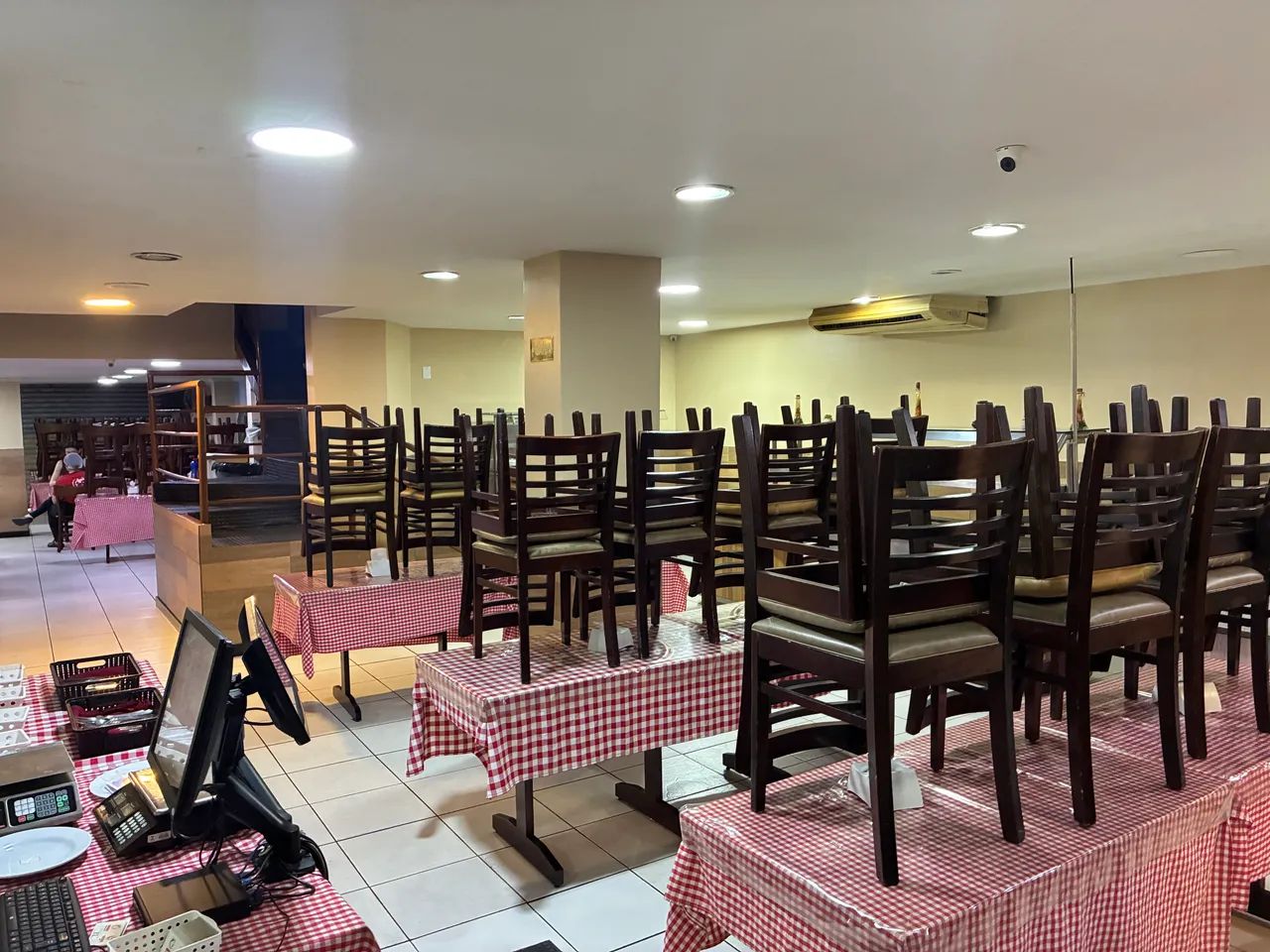 Vendo dois Restaurantes com maquinário incluso  - Foto 3
