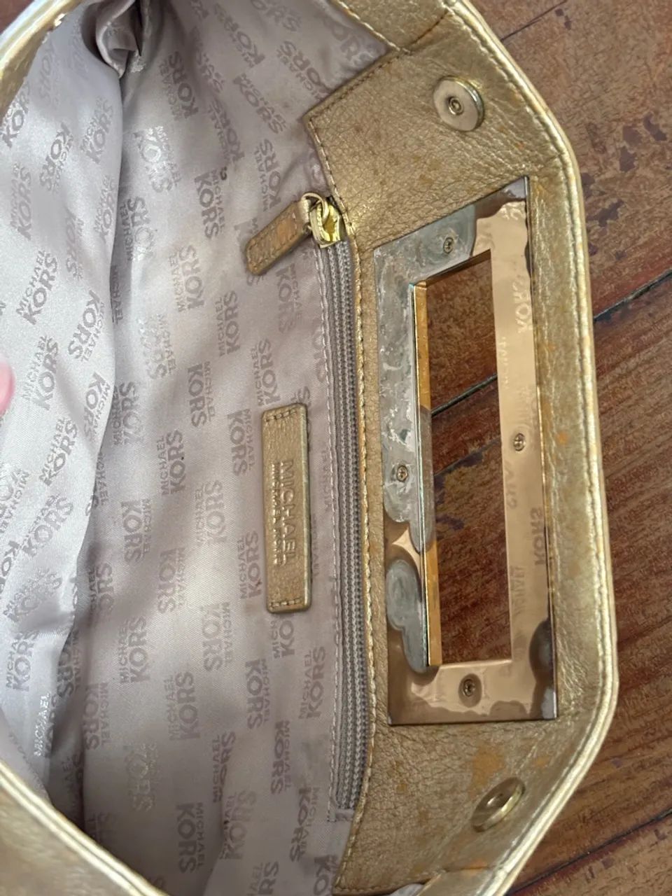 Michael Kors Clutch Dourada  - Foto 4