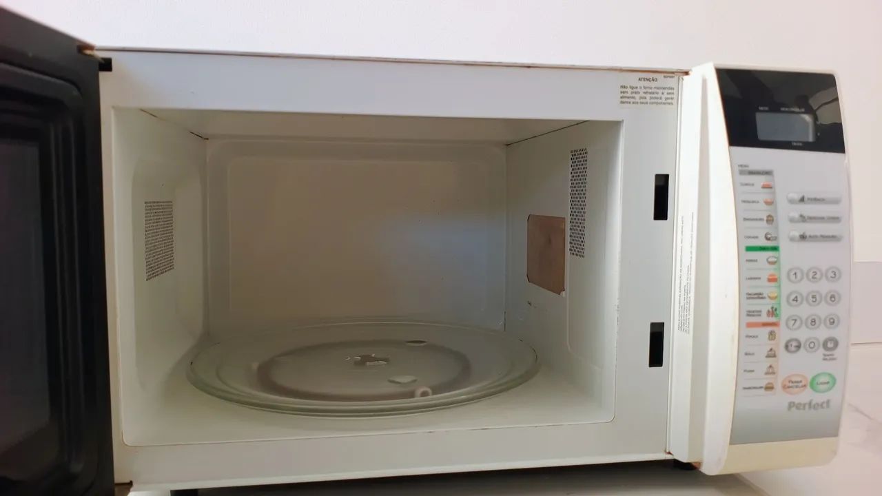 Microondas 127v super conservado - Foto 3