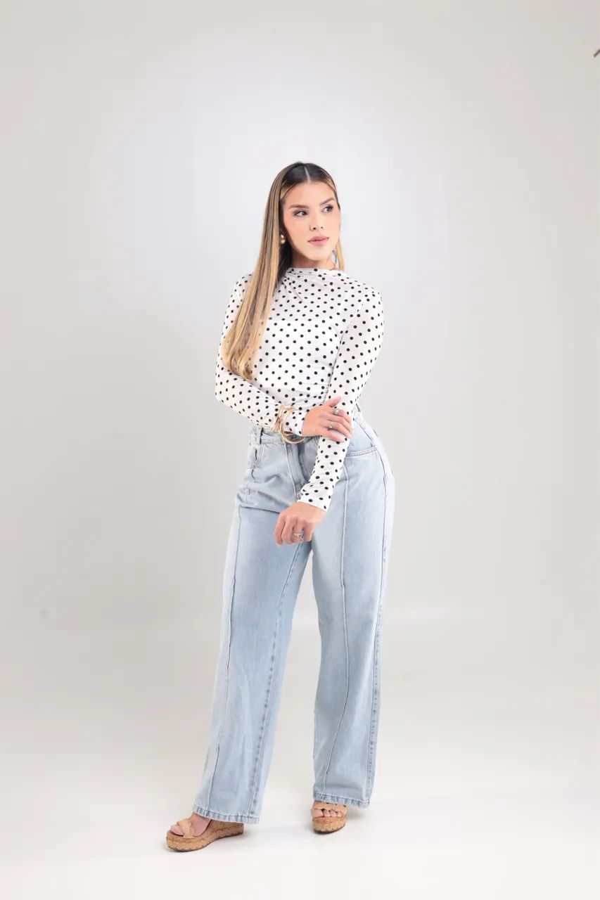 Blusa poá branca inclui top 