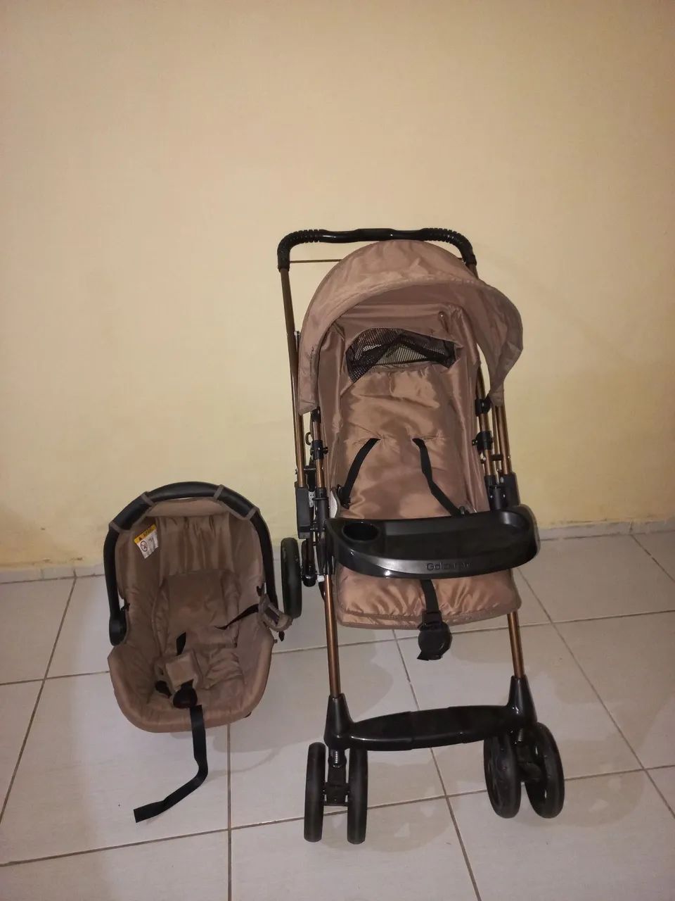 Carrinho e bb conforto 