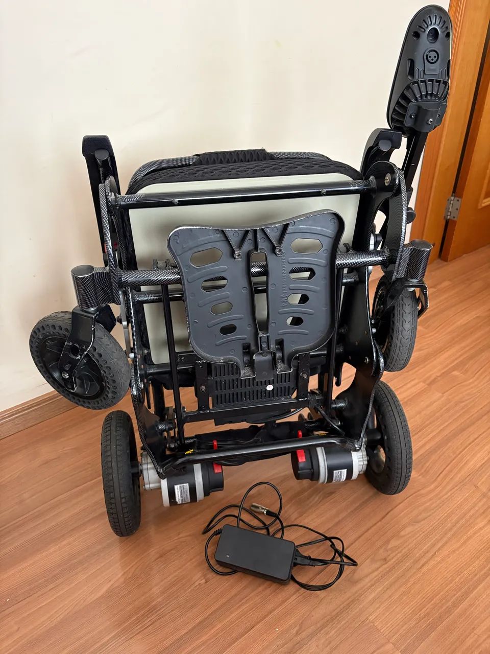 Cadeira de rodas motorizada - Foto 2