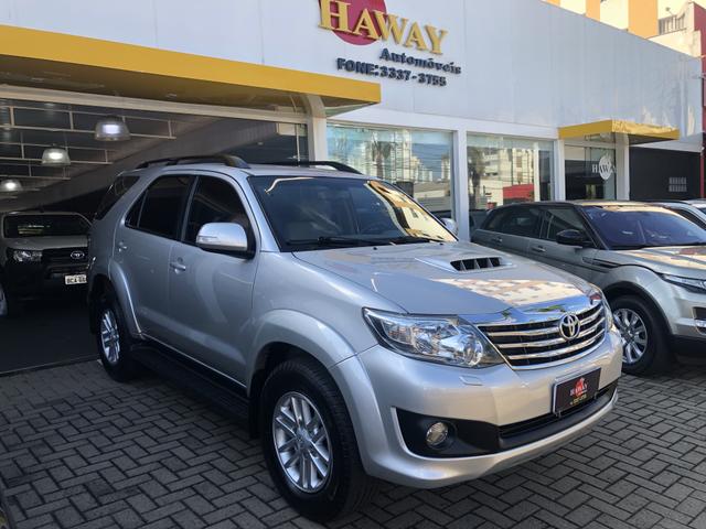 Toyota Hilux Sw4 3.0 Disesl Aut. 4x4 - Foto 2