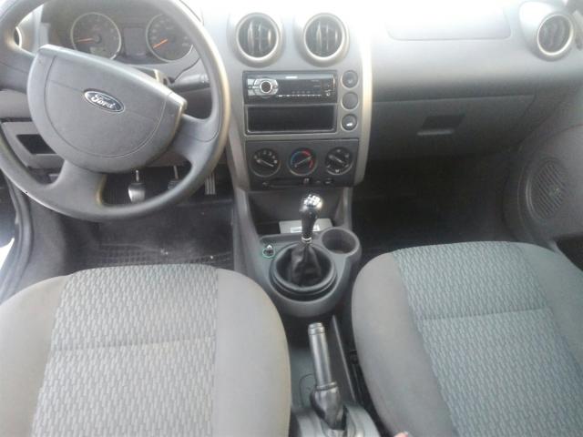 FORD FIESTA 2006/2007 1.6 MPI SEDAN 8V FLEX 4P MANUAL - Foto 5