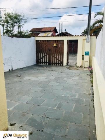 Casa em mongaguá , bairro itaguaí , geminada , lado morro