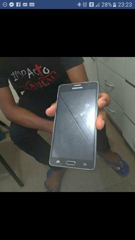 Sansung on 7 e Moto g3