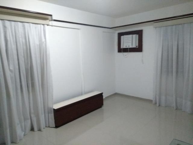 Apto - Petrópolis - 140m2 - 3 quartos sendo uma suíte - 2 vagas -SN - Foto 11