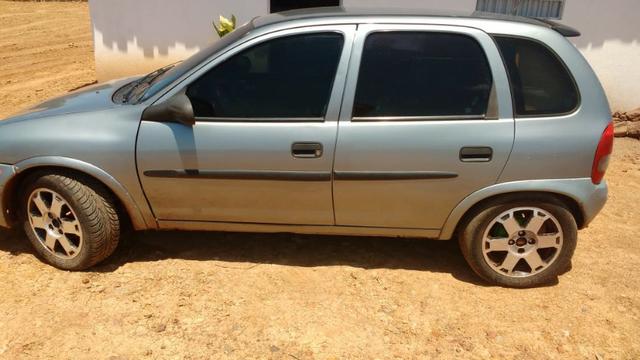 Corsa GLS 1.6 com ar condicionado ano 98 e paredão potente completo