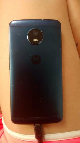 Moto e 4