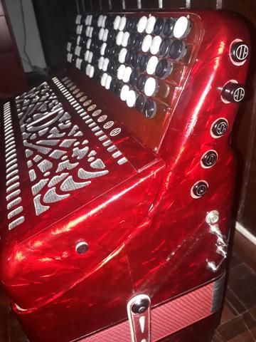 Acordeon Cromático Bayan Mengascini Essa semana 10,500,00 - Foto 4