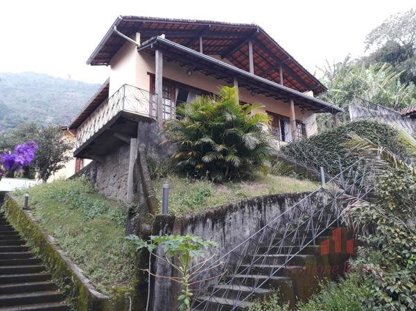 Excelente Casa c/2 Quartos no Quitandinha
