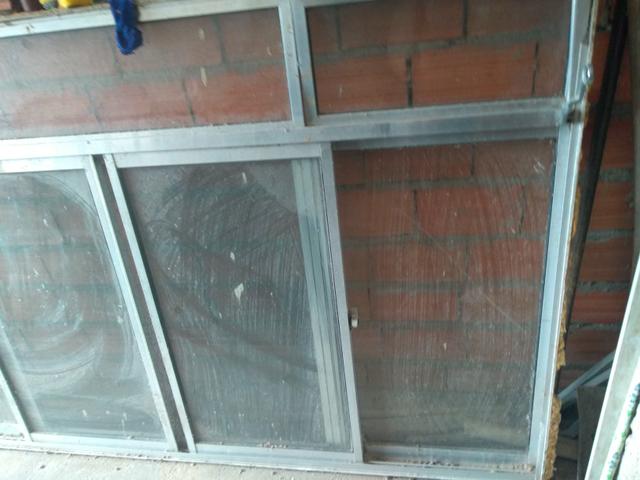 Vendo uma janela de alumínio de 2.00x1.20 eu entrego - Foto 2