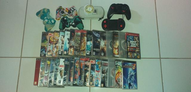 Vendo ou troco por celular ou tablet jogos de psp original - Foto 2