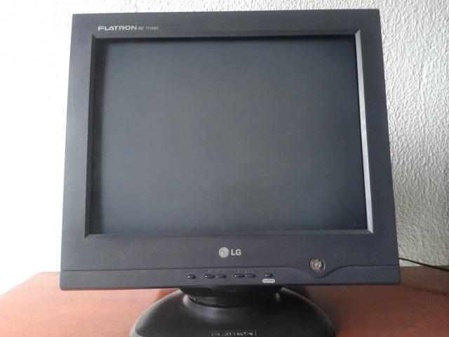 Monitor LG Flatron CRT ez T71OSH