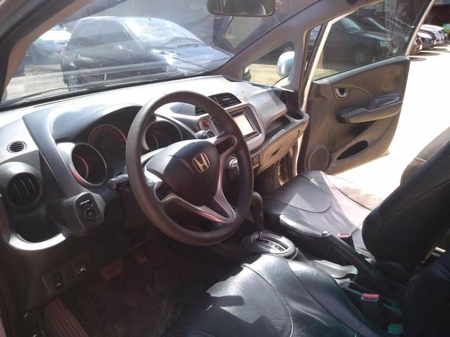 Honda Fit 1.4 LX 2011 Completo + Gnv Ent: R$ 5.000,00 + 48x 750,00 - Foto 3
