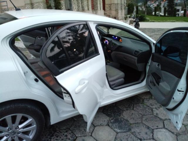 Honda Civic Lxs 1.8 Branco - Baixo KM - Foto 3