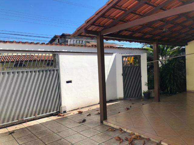 Casa linear 3qts, 1suíte, 4vgs, 200m²