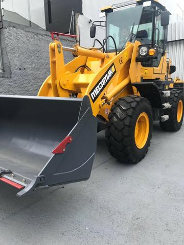 Pá Carregadeira 2000kg TOP Linha, 0km - Pronta Entrega