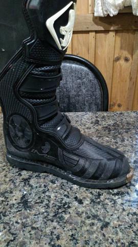 Bota de trilha - Foto 2