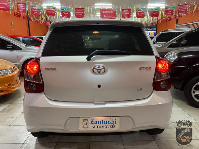 TOYOTA ETIOS X 1.3 top - Foto 8