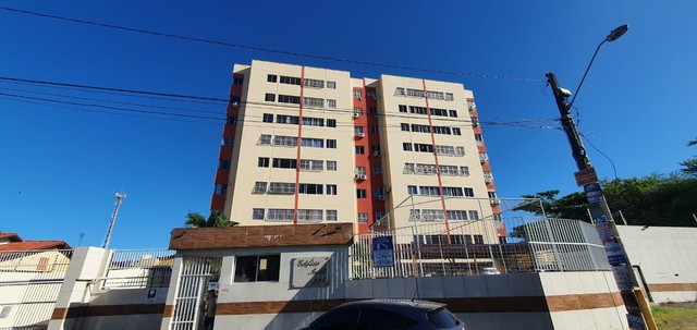 Apartamento com 90m2, 03 quartos, armários, 01 vaga de garagem, bairro São Gerardo.
