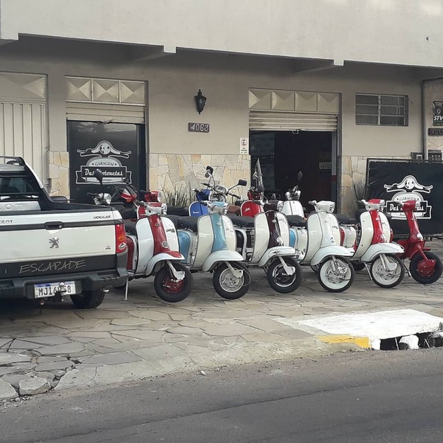 Restauração e locação compra venda de motonetas clássicas vespa e lambretta