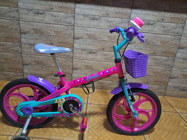 Boneca barbie com bicicleta  +16 anúncios na OLX Brasil