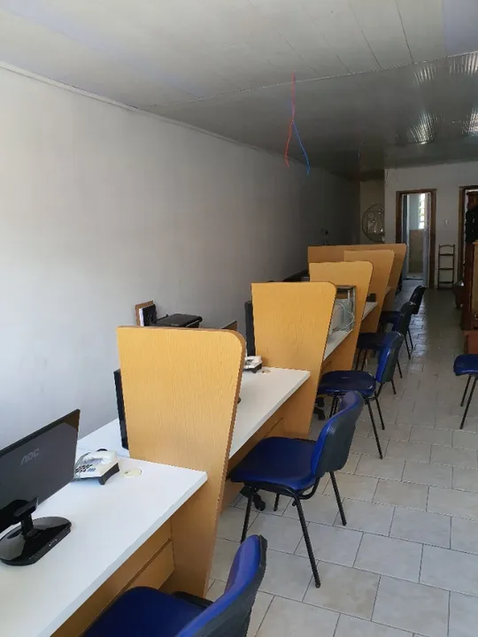 Estações de trabalho conjugadas. 5 e 6 posições (cada)