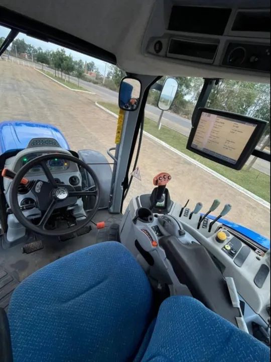 Trator New Holland T7.175 ano 2017, com 2500 horas e ar condicionado, em SP - Foto 4