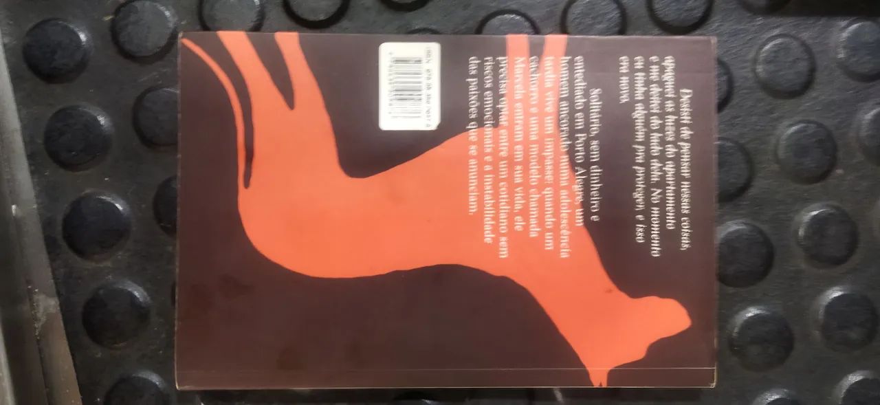Livro "Até o dia em que o cão morreu" - Daniel Galera - Foto 2