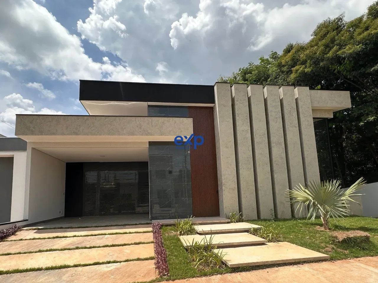 Casa em Condomínio à Venda no Jardim Guarujá em Salto - 4 Dormitórios, Piscina e Vista Pan - Foto 2