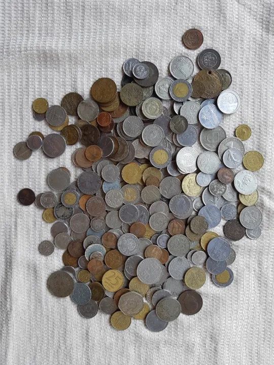 Lote com 280 moedas Nacionais e Internacionais  - Foto 5