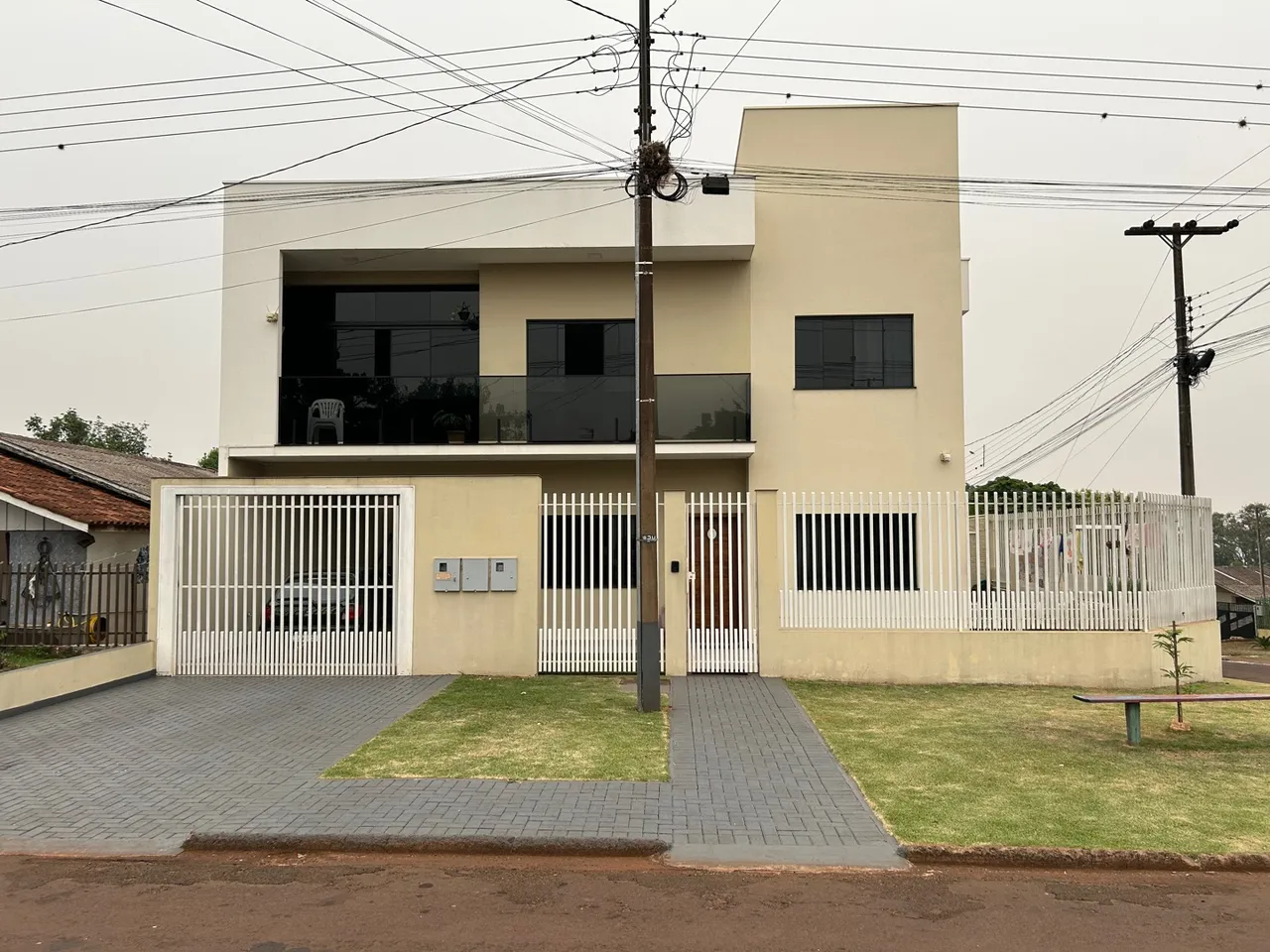 Duas casas ou dois apartamentos, como preferir!