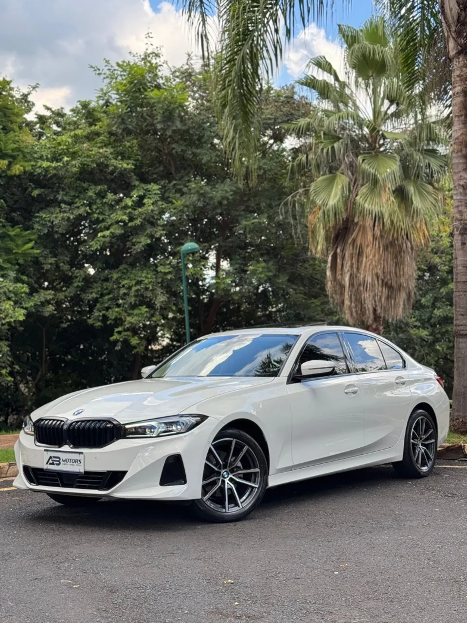 BMW 320i Sport gp com teto