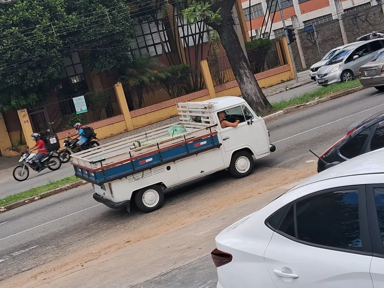 fretes , mudancas , retiradas de entulhos, e moveis velhos etc... - Foto 3